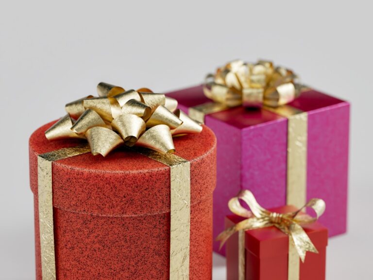 Gift Shopping Made Easy with JoyousTreasures.com’s Expert Tips